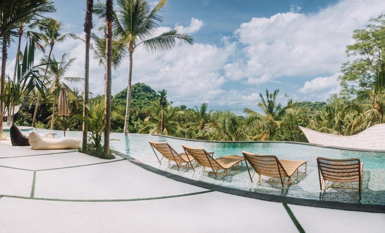 Hotel Neano Escape Manggis Esterno foto The swimming pool at the resort